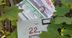 "Latvijas Avīzes" pastkastītē. "Latvijas Avīzes" pastkastītē.