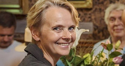 Anda Munkevica: "Saskarsmē ar mammu, kas arī ir simtprocentīga kurzemniece, jūtu, ka ir kaut kas tāds, kas ir tikai kurzemniekiem piederīgs." Anda Munkevica: "Saskarsmē ar mammu, kas arī ir simtprocentīga kurzemniece, jūtu, ka ir kaut kas tāds, kas ir tikai kurzemniekiem piederīgs."