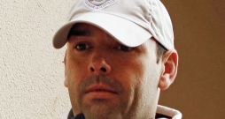 Daniels Kinahans 2016. gadā atstāja Īriju, īslaicīgi dzīvoja Spānijā, bet pēc tam pārcēlās uz Dubaiju. Daniels Kinahans 2016. gadā atstāja Īriju, īslaicīgi dzīvoja Spānijā, bet pēc tam pārcēlās uz Dubaiju.
